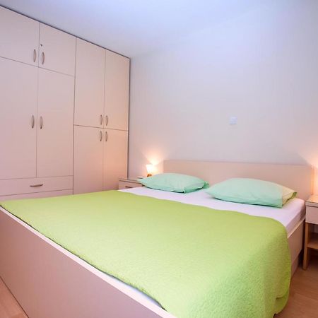 אומיס Apartmani Ribnjak Seka מראה חיצוני תמונה