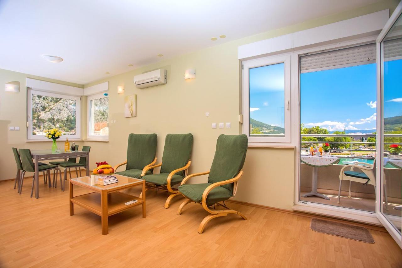 אומיס Apartmani Ribnjak Seka מראה חיצוני תמונה