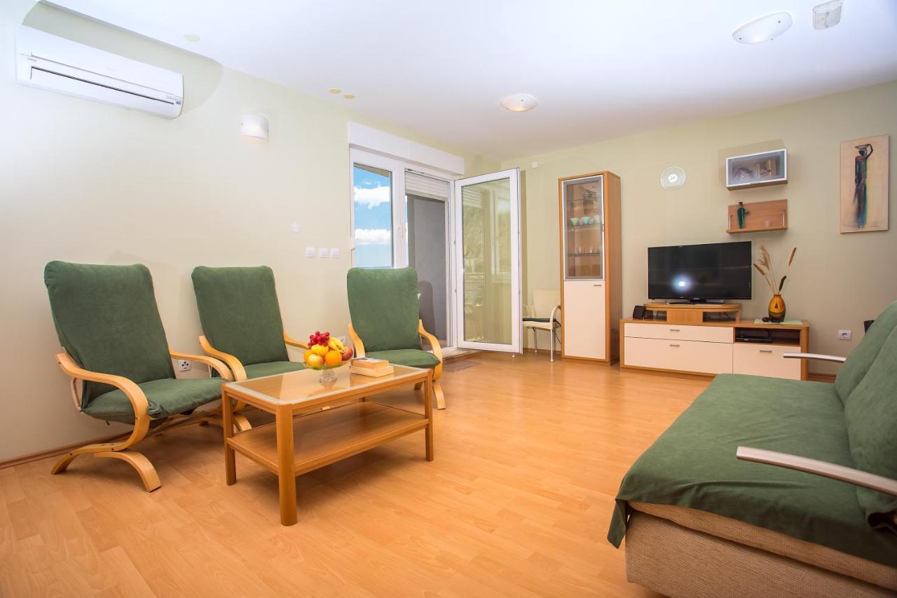 אומיס Apartmani Ribnjak Seka מראה חיצוני תמונה