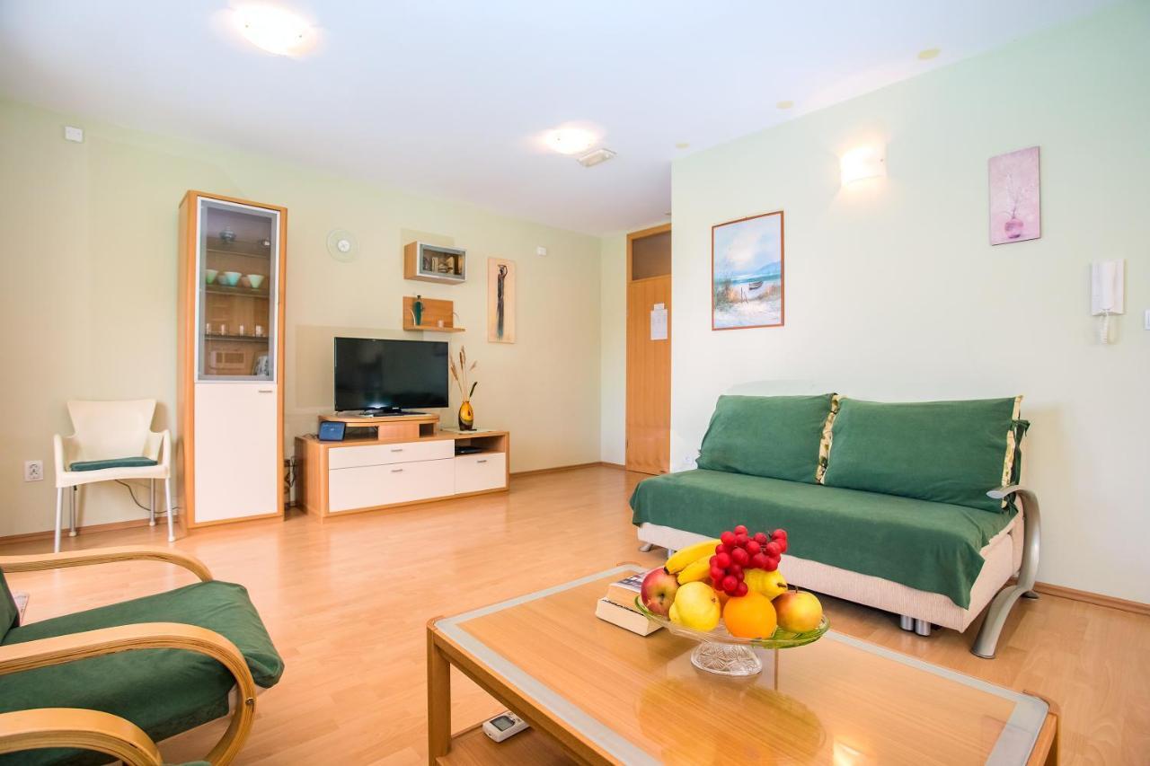 אומיס Apartmani Ribnjak Seka מראה חיצוני תמונה