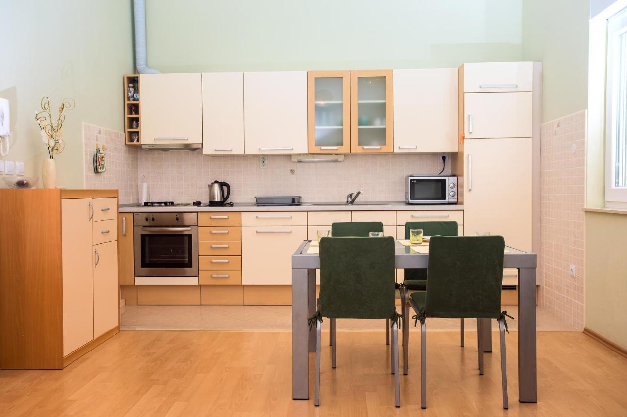 אומיס Apartmani Ribnjak Seka מראה חיצוני תמונה